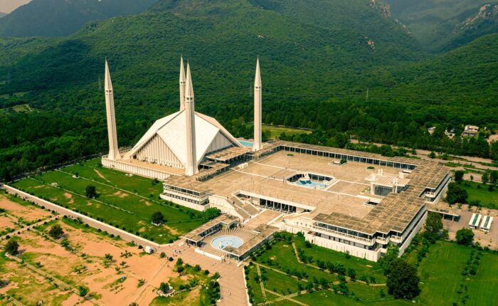 shah faisal mosque in pakistan